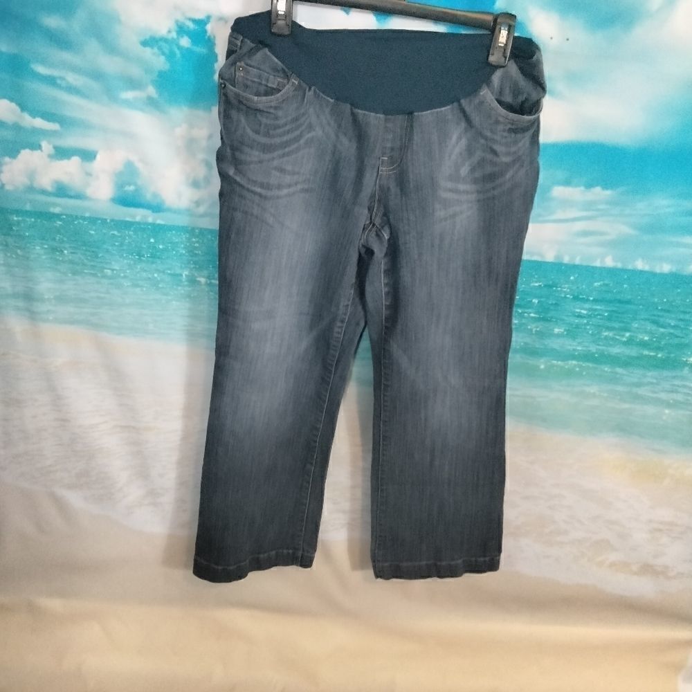 " Oh baby by motherhood" woman's maternity jeans.